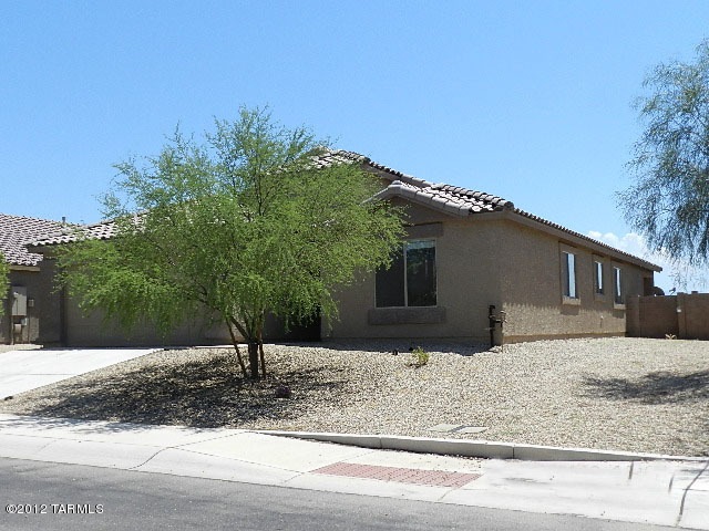 022-194220-FrontRight