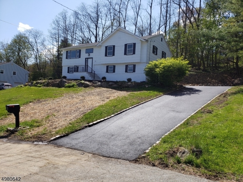 13 Autumn Ln, Hackettstown, NJ 07840 - photo 1