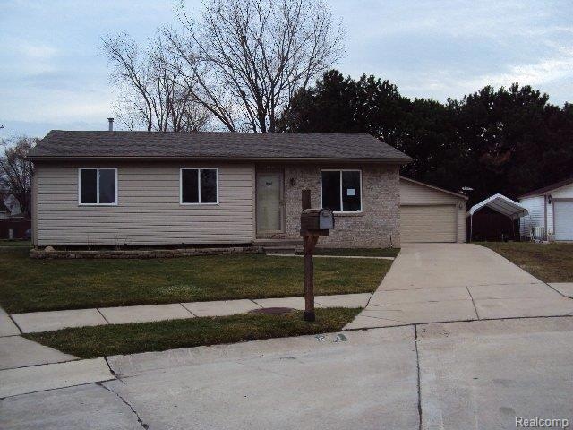 25510 Lehner Ct, Roseville, MI 48066 - photo 1