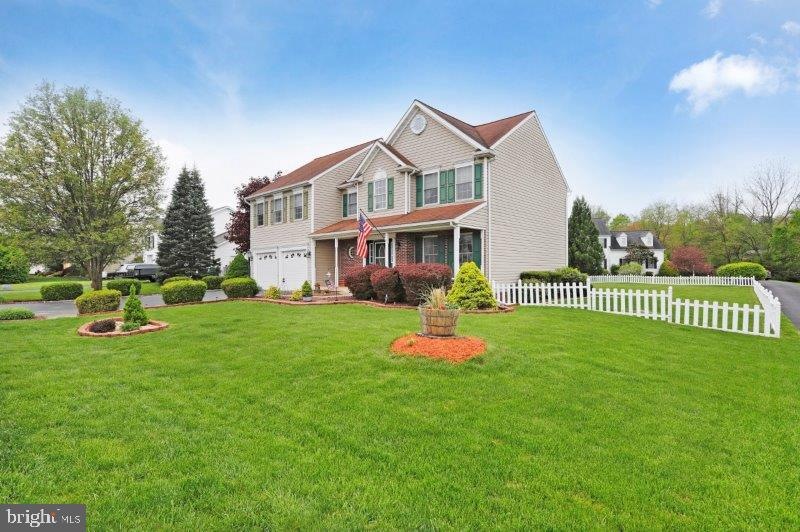 19213 Chippendale Cir, Hagerstown, MD 21742 - photo 1