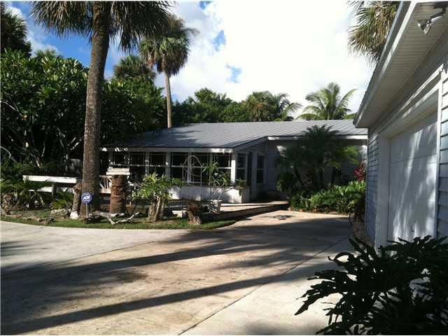 2584 NE Palm Ave, Jensen Beach, FL 34957 - photo 1