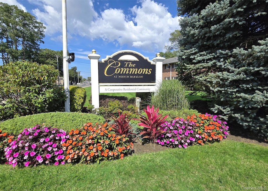 265 Edmunton Dr unit I-12, North Babylon, NY 11703 - photo 1