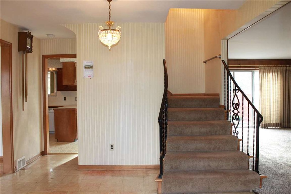 1027 Buckingham Rd, Grosse Pointe Park, MI 48230 - photo 1