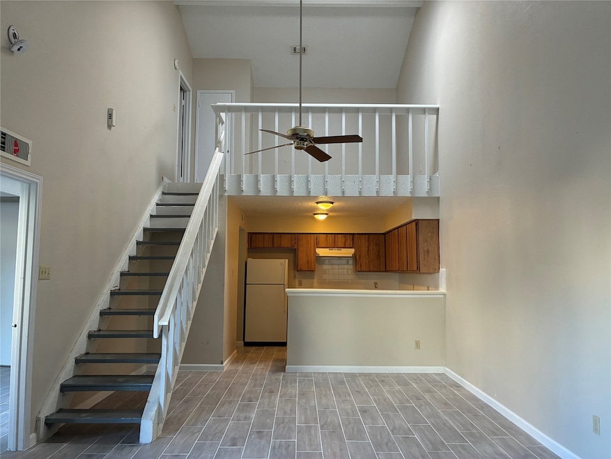 11917 Bob White Dr unit 881, Houston, TX 77035 - photo 1