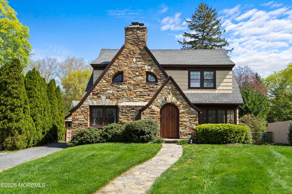 Sold $1,125,000 • Co-Listing Agent