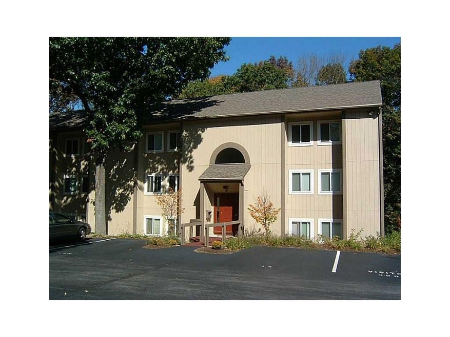400 New River Rd unit 403, Manville, RI 02838 - photo 1