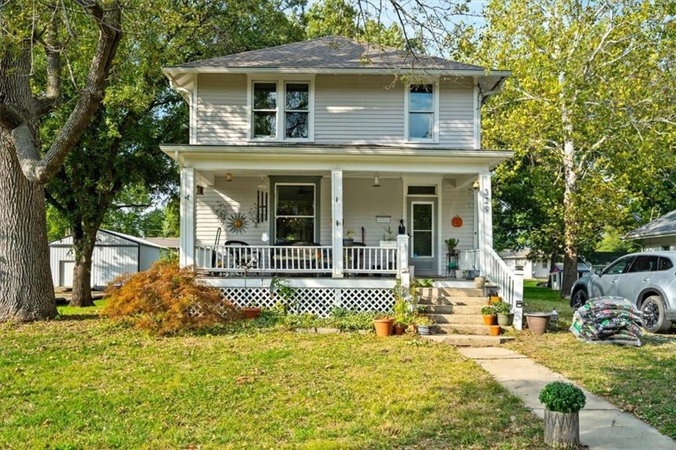 329 W 3rd St, Wellsville, KS 66092 MLS HMS2455777