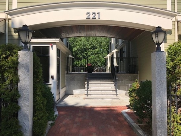 221 Beacon St unit 1, Somerville, MA 02143 - photo 1