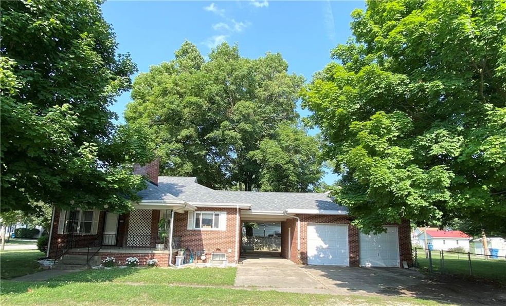 220 9th St, Covington, IN 47932 - photo 1