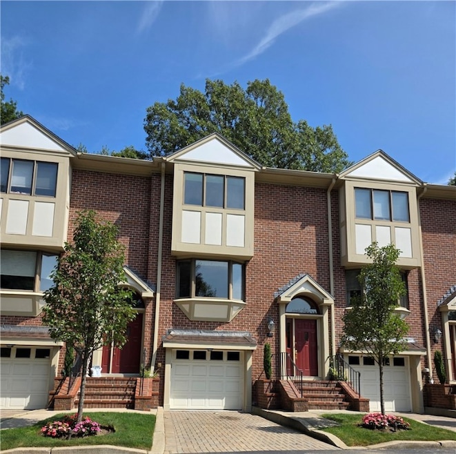 203 Dean Ridge Ct, Cranston, RI 02920 - photo 1