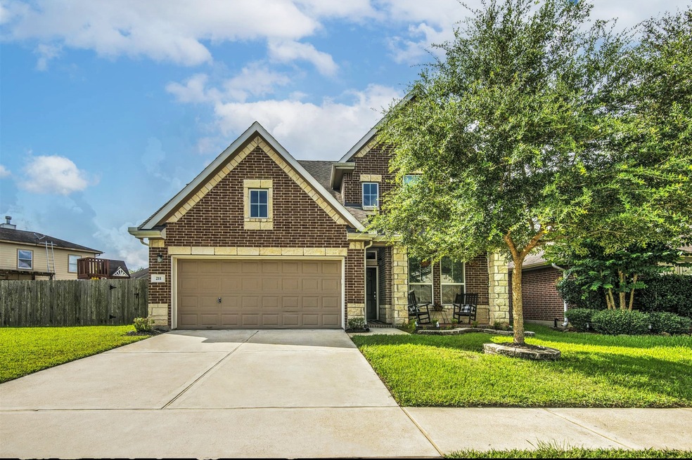 211 Rippling Creek Ln, Alvin, TX 77511 - photo 1
