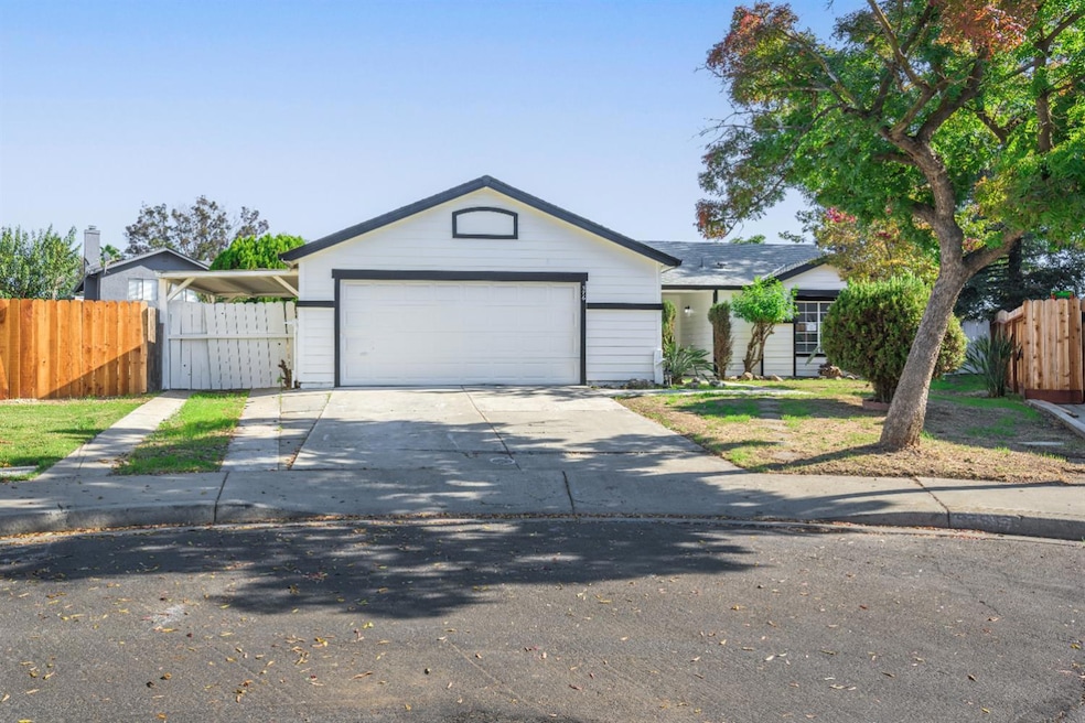 576 Moray Way, Patterson, CA 95363 - photo 1