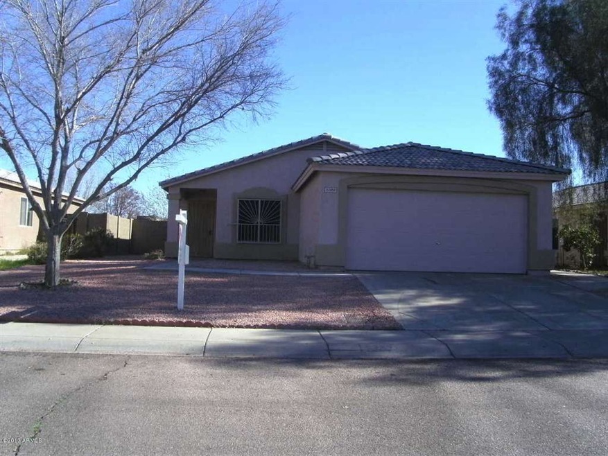 77th Lane - Front yard