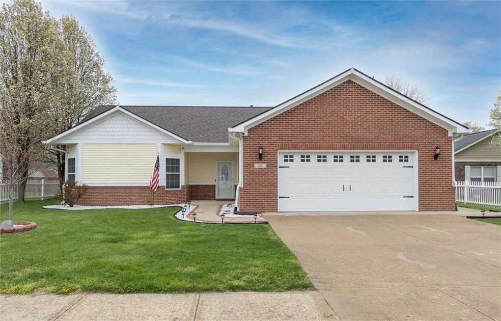 137 Galahad Dr, Franklin, IN 46131 - photo 1