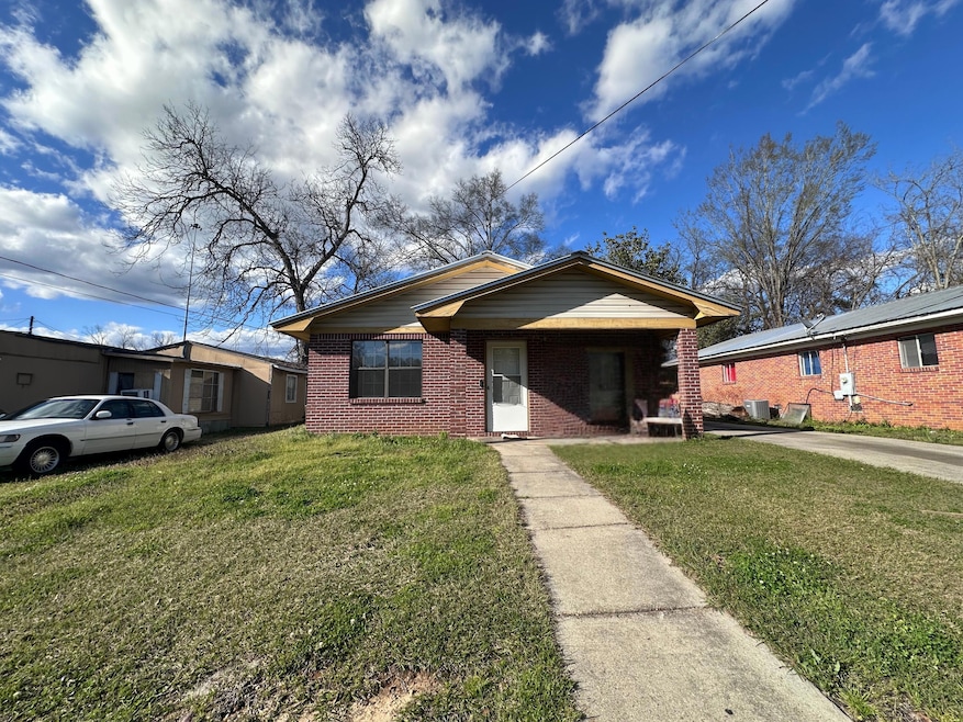 119 Melon St, Laurel, MS 39440 - photo 1