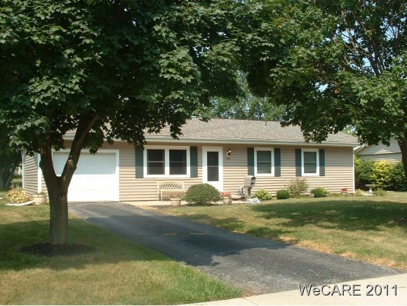 611 Nblackhoof, Wapakoneta, OH 45895 - photo 1