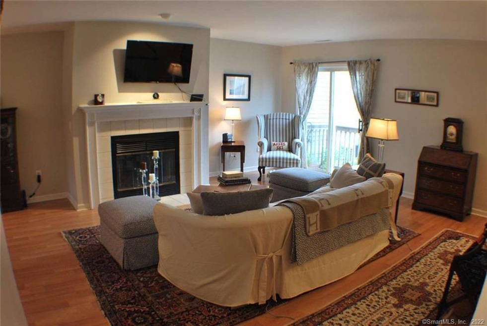 25 Glenrock unit 25, Norwalk, CT 06850 - photo 1