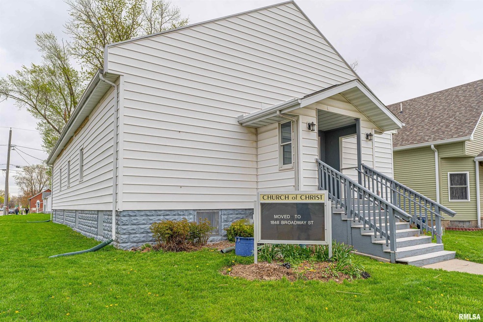 800 Pulaski St, Lincoln, IL 62656 - photo 1