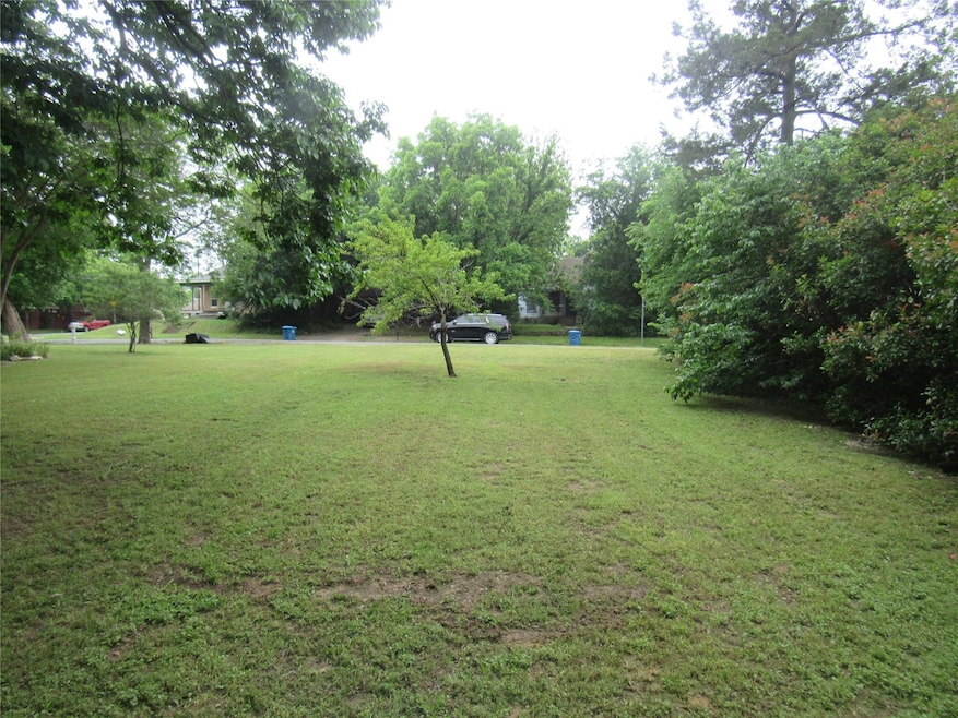 1301 W Sears St, Denison, TX 75020 - photo 1