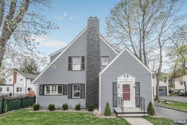 1 Glenview Rd, Caldwell, NJ 07006 - photo 1