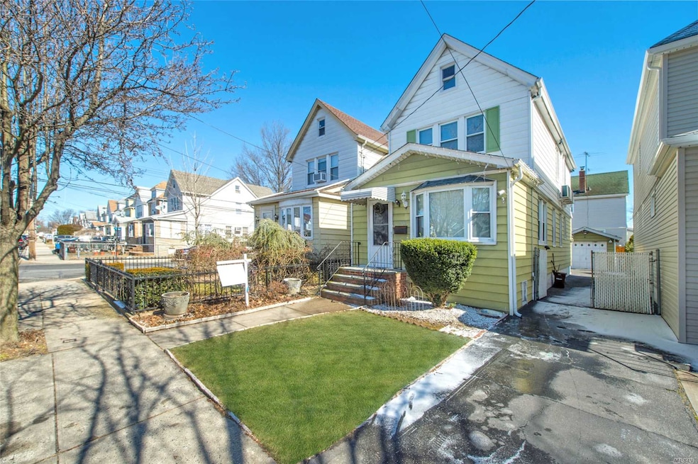 90-03 247th St, Jamaica, NY 11426 - photo 1