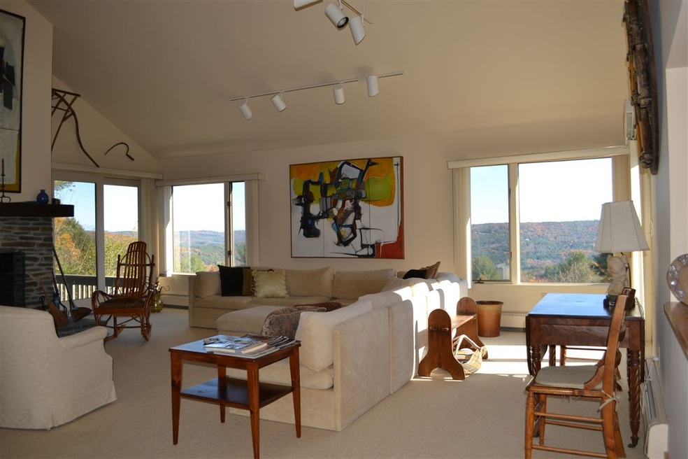 133 Deer Path Ln, Hartford, VT 05001 - photo 1