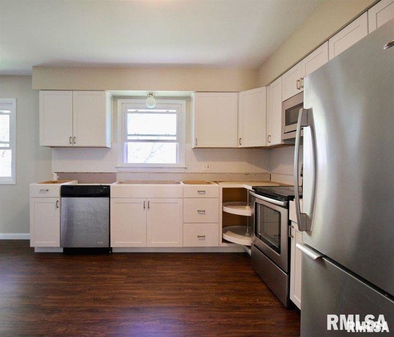 3218 Fairhaven Rd, Davenport, IA 52807 - photo 1