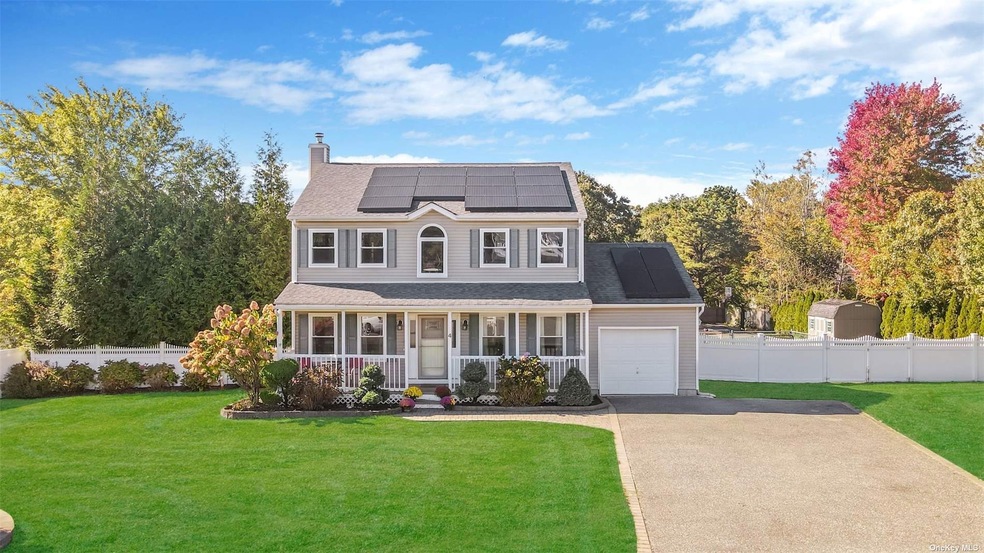 4 Alpine Ct, Medford, NY 11763 - photo 1