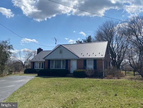 139 Amsley Dr, Chambersburg, PA 17202 - photo 1