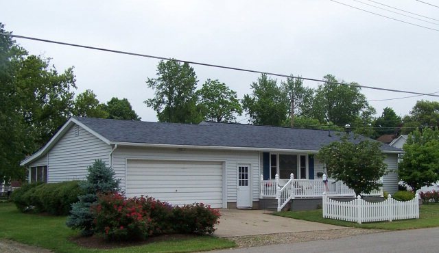 116 W Pendleton St, Loudonville, OH 44842 - photo 1