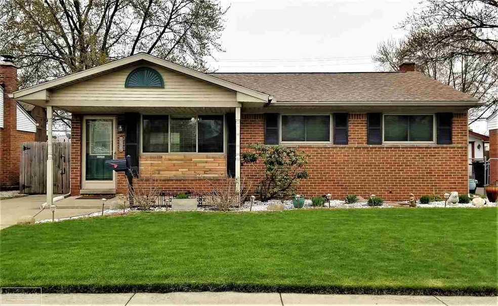 15624 Flanagan St, Roseville, MI 48066 - photo 1