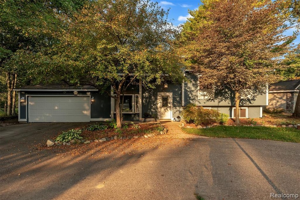 03-496 Bogie Lake Rd-windowstill-re_b.jpg