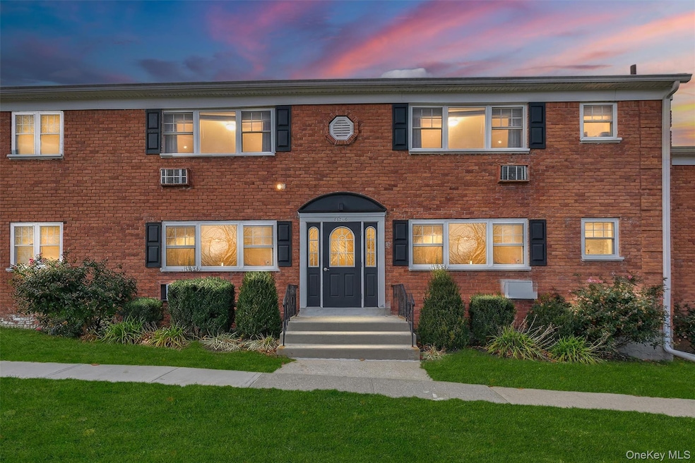 1879 Crompond Rd unit F13, Peekskill, NY 10566 - photo 1