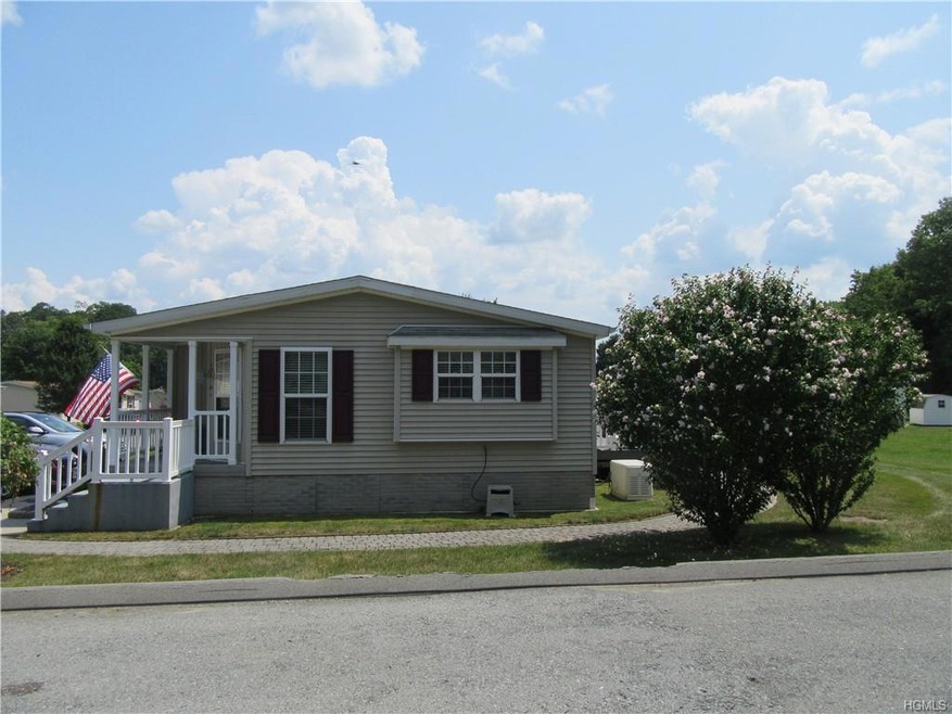 135 Brittany Terrace unit 135, Rock Tavern, NY 12575 - photo 1