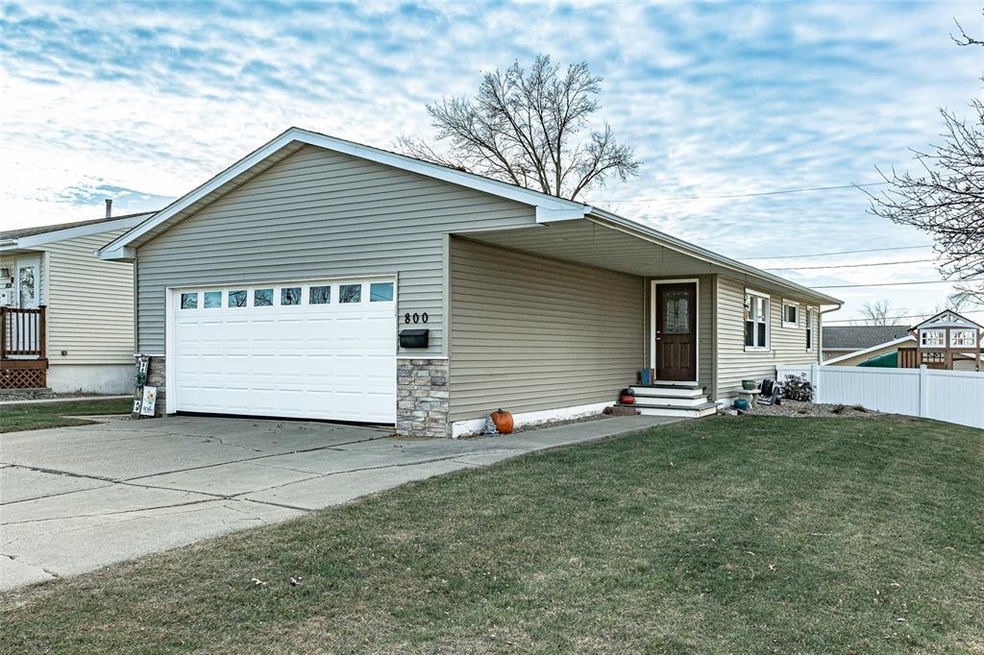 800 S 15th St, Marion, IA 52302 - photo 1