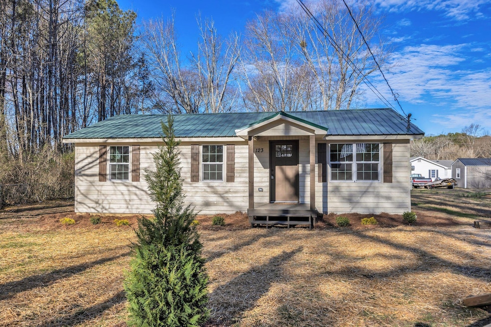 123 Bennett Dr, La Fayette, GA 30728 - photo 1