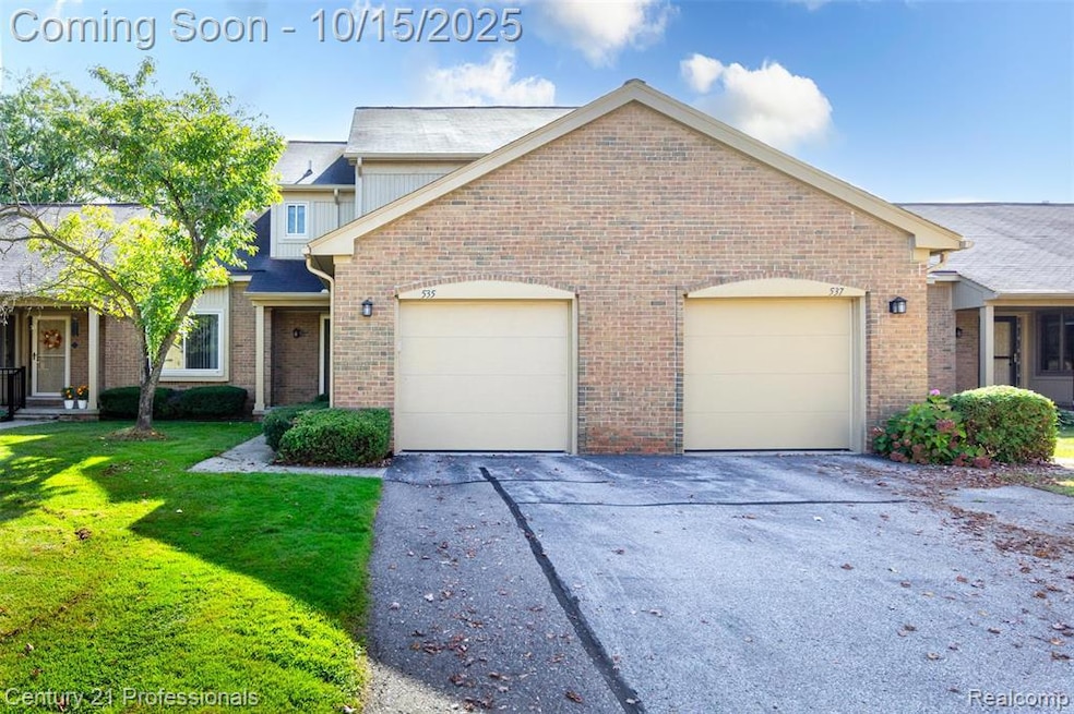 535 Tennyson unit 48, Rochester Hills, MI 48307 - photo 1