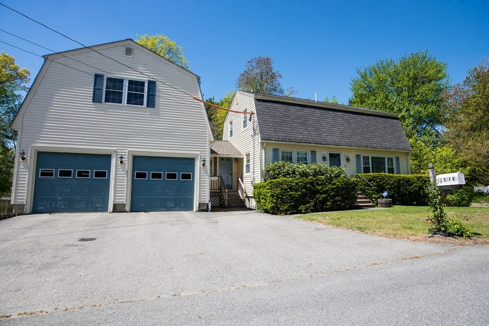 11 Medford Ave, Methuen, MA 01844 - photo 1