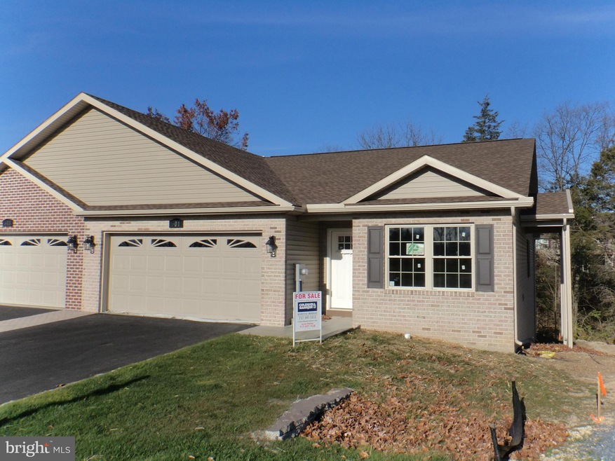 601 Shook Ct W, Greencastle, PA 17225 - photo 1