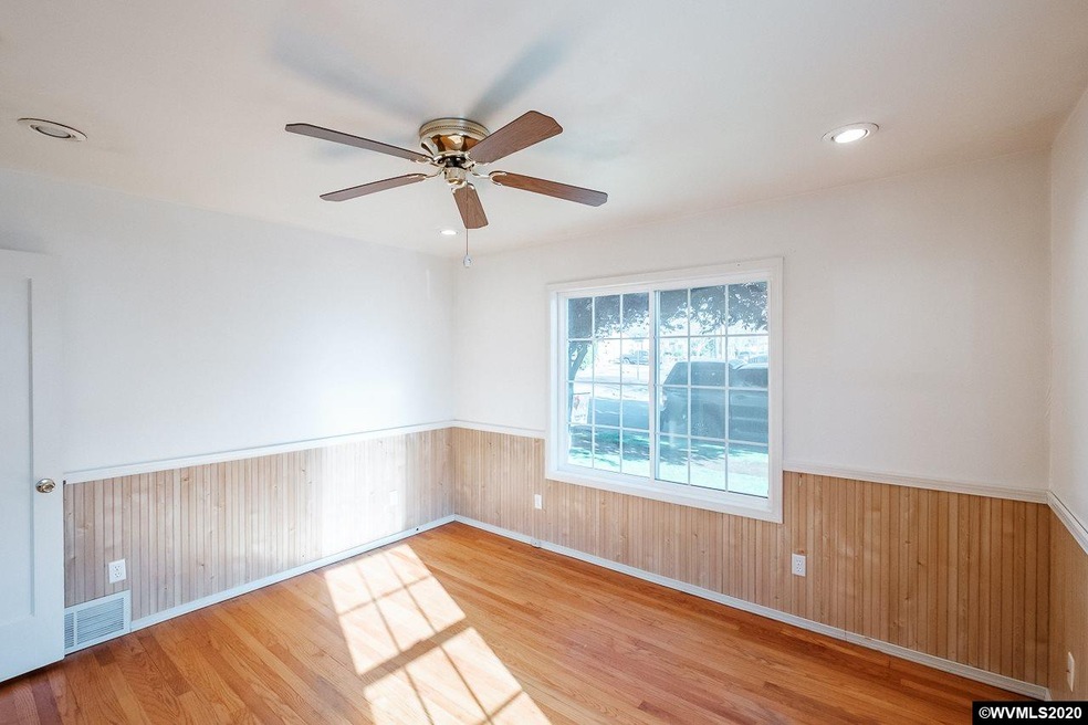 1098 14th Ave SW, Albany, OR 97321 - photo 1