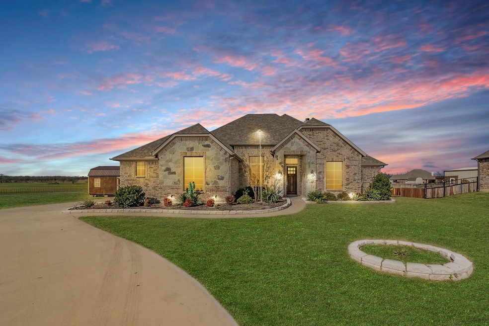 116 Spirit Ct, Weatherford, TX 76087 - photo 1