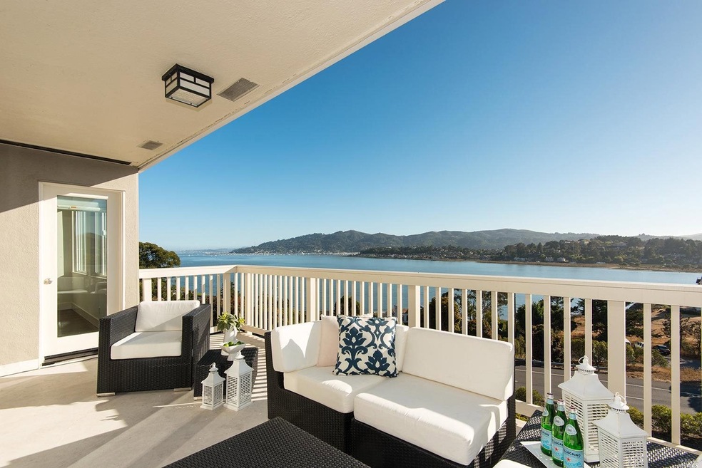 Large deck off living room w/breathtaking views of