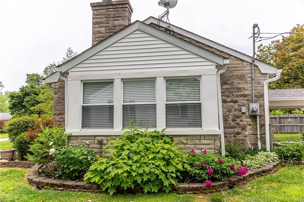 1572 Meadow Ln, New Albany, IN 47150 - photo 1