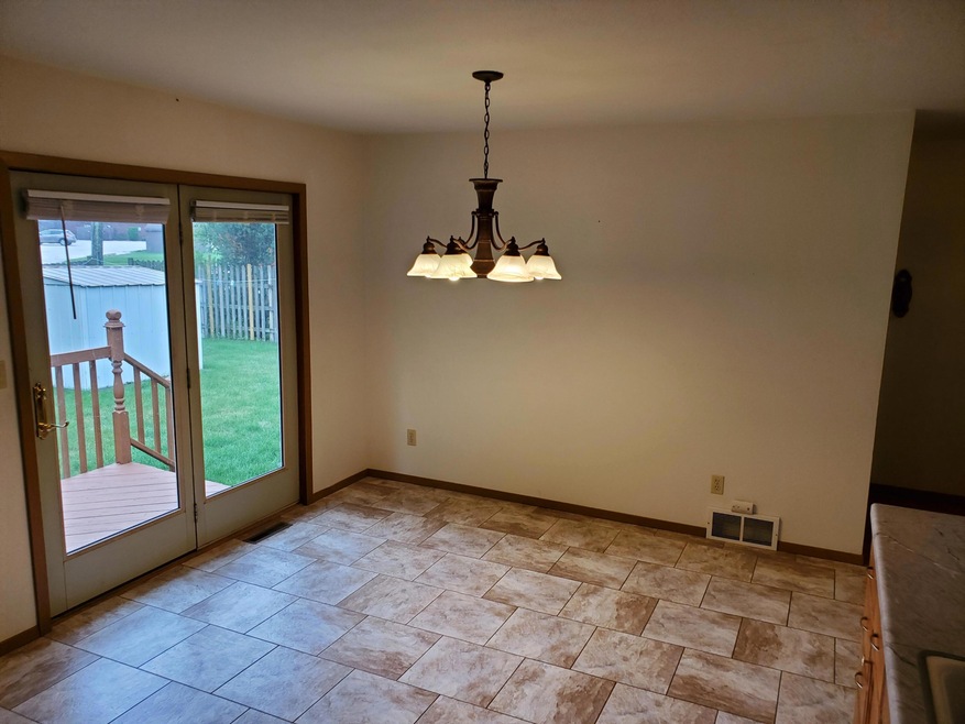 1313 Martin St unit 1313, Manitowoc, WI 54220 - photo 1