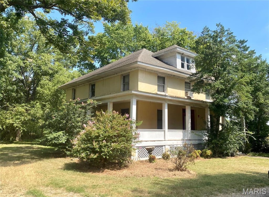 313 N 9th St, Charleston, MO 63834 - photo 1