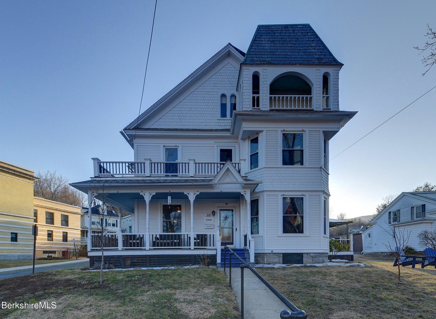 16 Maple St