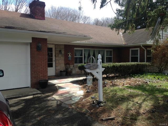 7 Glen Ln, Newburgh, NY 12550 - photo 1