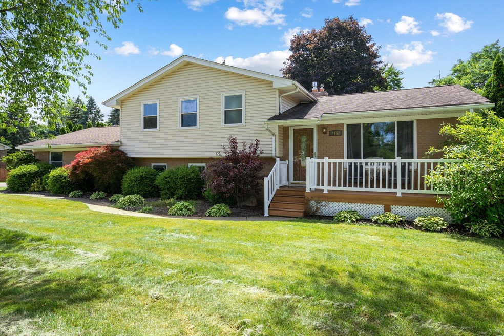 2152 Keylon Dr, West Bloomfield, MI 48324 - photo 1