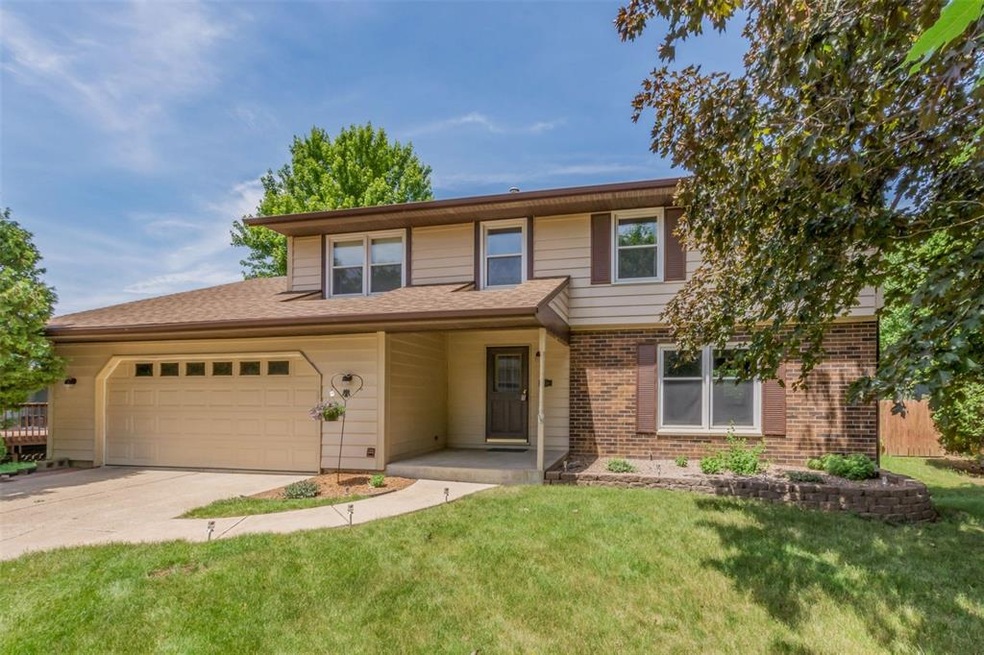 3906 1st Ave NW, Cedar Rapids, IA 52405 - photo 1