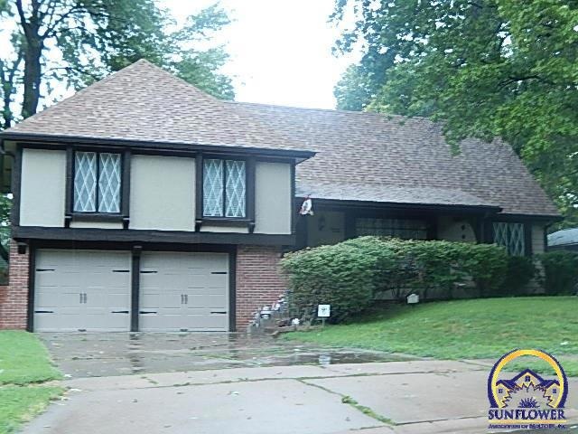 1920 SW Briarwood Dr, Topeka, KS 66611 - photo 1